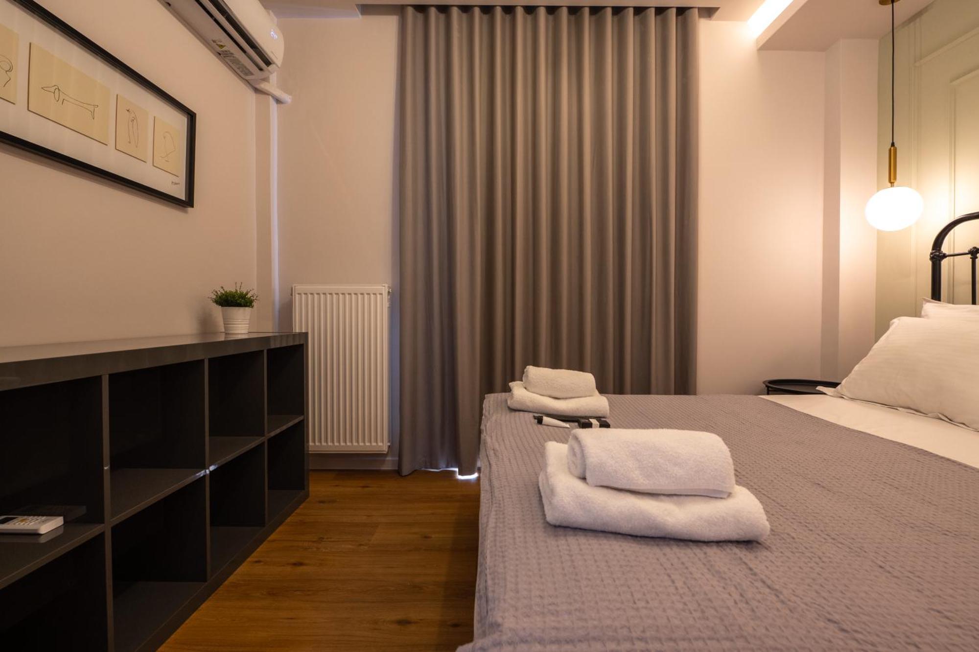 Live Life Plaka Apartment 雅典 外观 照片