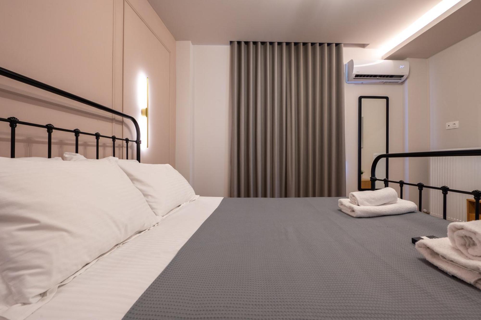 Live Life Plaka Apartment 雅典 外观 照片